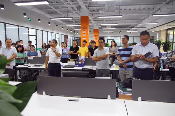 徐斌董事長(zhǎng)給全體員工做企業(yè)文化培訓(xùn) 徐斌董事長(zhǎng)給全體員工做企業(yè)文化培訓(xùn)